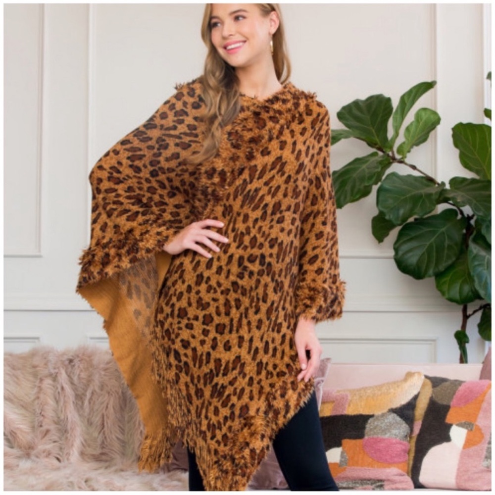 🐆Leopard Print Fringe Poncho🐆
